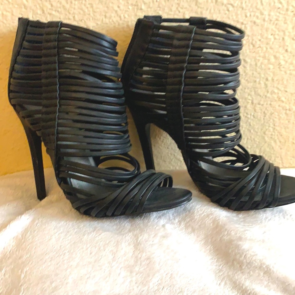 Black heels size 7